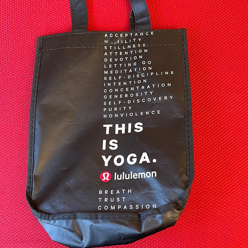 Small lululemon bag